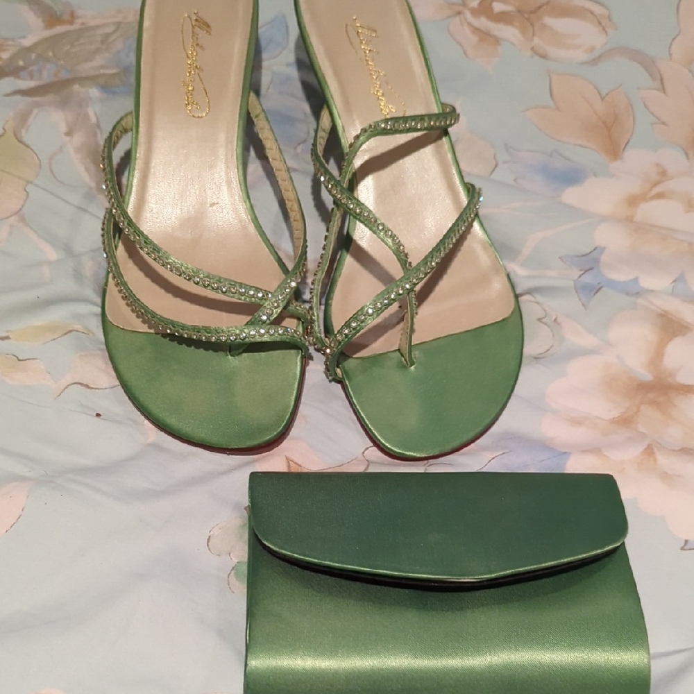 Elegant Green Strappy Heels with Clutch